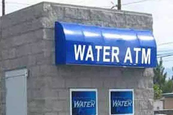 वाटर एटीएम के जरिए यात्रियों को कम कीमत पर शुद्ध पानी मिलेगा. (तस्वीर: गूगल फ्री इमेज)