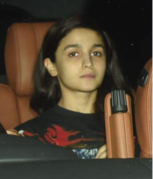  खबरों की मानें तो रणबीर और आलिया अफेयर की वजह से सुर्खियों में हैं. जिसके चलते दोनों अक्सर कई मौको पर एक साथ दिखाई देते हैं. (तस्वीर: मानव मंगलानी)  