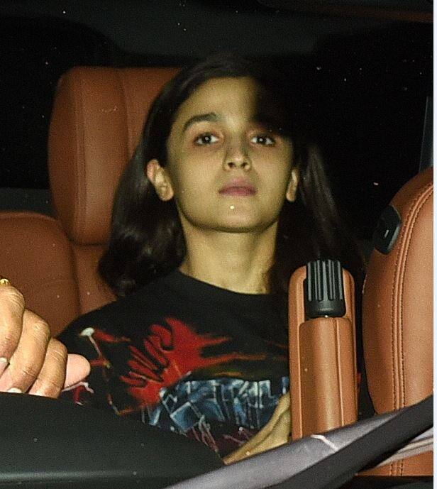 तस्वीर में आलिया को देख सकते हैं. वो काफी अच्छी लग रही हैं. (तस्वीर: मानव मंगलानी)