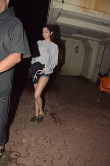 अर्जुन कपूर ने पहली बार तीनों बहनों के साथ मनाया बर्थडे, बोनी और खुशी संग रात में सरप्राइज देने पहुंचीं जाह्नवी