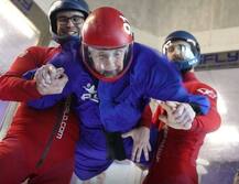 स्काई डाइविंग करते हुए 102 साल की उम्र में इस महिला ने मनाया अपना बर्थडे, यहां हैं दिलचस्प तस्वीरें