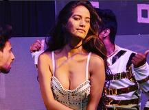 प्लास्टिक बैन से परेशान हुईं पूनम पांडे, पूछा- क्या कंडोम भी है इसमें शामिल?