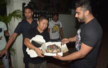 अर्जुन कपूर ने की धमाकेदार बर्थडे पार्टी, गर्लफ्रेंड संग पहुंचे वरुण धवन