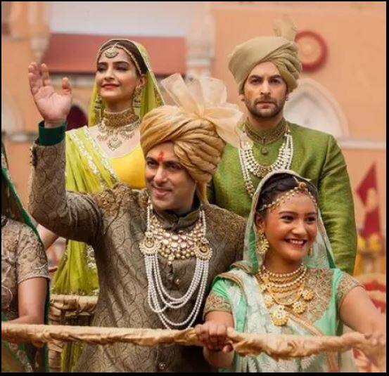 'प्रेम रतन धन पायो' फिल्म में सलमान खान की छोटी बहन का किरदार निभाने वाली आशिका अब 22 साल की हो चुकी हैं. फोटोः इंस्टाग्राम