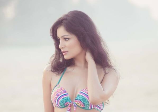 देखें पूजा की तस्वीरें