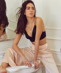 फीफा वर्ल्ड कप में पहचान हो गई है इस मिस्ट्री गर्ल की, टॉपलेस तस्वीरें हो रही हैं वायरल