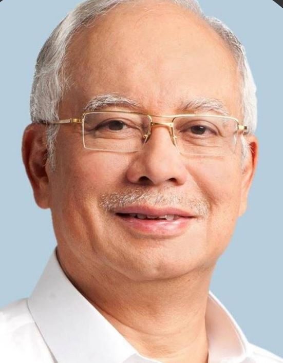 Cash, luxury items seized from ex-Malaysian PM Najib's residences छापे में पूर्व मलेशियाई पीएम के यहां से मिली अकूत दौलत, नकदी, जवाहरात गिनने में लगा एक महीना