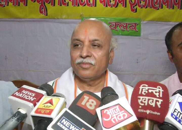 pravin togadia statement in agra uttar pradesh आगरा: अयोध्या में राम मंदिर नहीं तो हिंदुओं का वोट नहीं- प्रवीण तोगड़िया