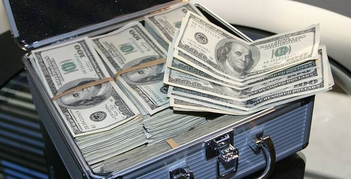  कई बार ऐसे चौंकाने वाले मामले सामने आते हैं जिन पर यकीन करना मुश्किल होता है. ऐसा ही एक मामला आया है जिसमें एक हॉस्पिटल पर तकरीबन 127   करोड़ का जुर्माना भरना पड़ रहा है. फोटोः गूगल फ्री इमेज 