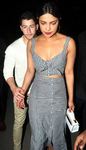 अफवाहें ये भी हैं कि प्रियंका जल्द ही निक को अपने परिवार से मिलवाने वाली हैं. अब सच क्या है ये तो वक्त ही बताएगा. 