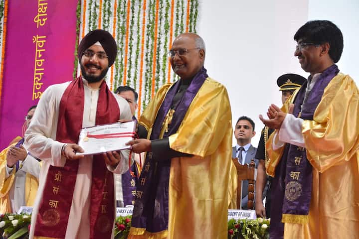 उन्होंने आईआईटी कानपुर के छात्रों से कहा,