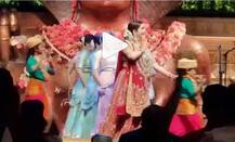 Video: बेटे आकाश अंबानी और श्लोका की सगाई में जमकर नाचीं नीता अंबानी, यहां देखें उनके डांस का वीडियो