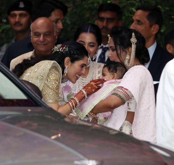 श्लोका मेहता जब यहां पहुंचीं तो उनकी ये खूबसूरत तस्वीर पैपराजी ने अपने कैमरे में उतार ली.