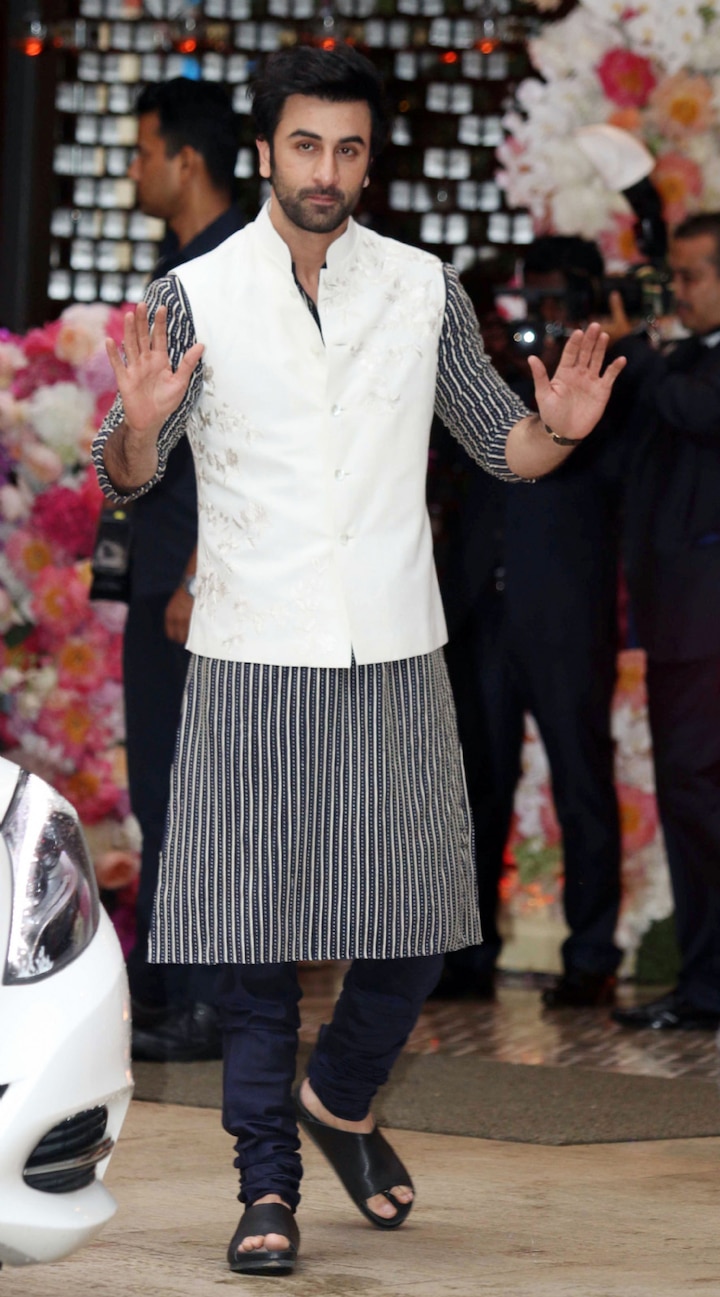 अभिनेता रणबीर कपूर इस खास मौके पर नज़र आए. आज रणबीर की फिल्म संजू रिलीज हो रही है.