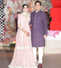 अंबानी परिवार की बहू श्लोका मेहता कुछ इस अंदाज में आईं नज़र