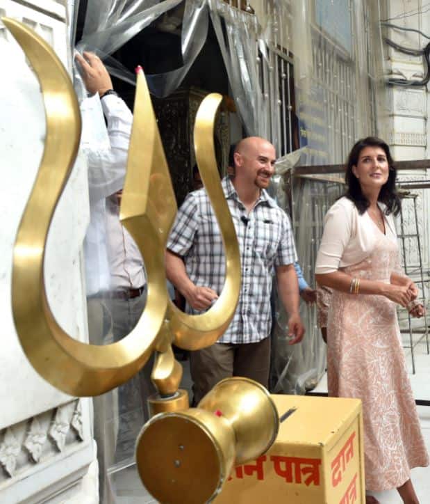 उन्होंने कहा, ‘‘मेरे ख्याल से एक दोस्त के तौर पर भारत को फैसला करना चाहिए कि क्या इस देश के साथ वो कारोबार करना चाहेंगे. हां, मेरी प्रधानमंत्री मोदी से बातचीत हुई है और यह रचनात्मक बातचीत थी.’’