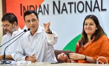 स्विस बैंको में भारतीयों का धन बढ़ने पर घिरी मोदी सरकार, स्वामी-कांग्रेस ने उठाए सवाल