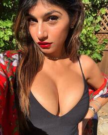 मियां खलीफा के दिलकश अंदाज का लुत्फ लेने में पीछे नहीं रहते फैंस, आप भी देखें