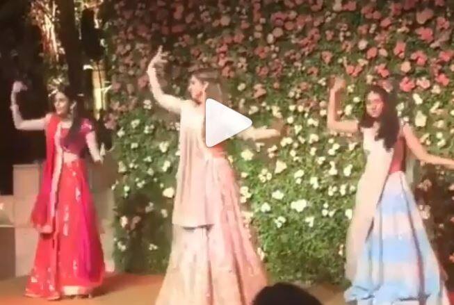 Video: आकाश-श्लोका की सगाई में बहन ईशा अंबानी ने किया शानदार 'घूमर' Esha Ambani Ghoomar Dance Video From aakash ambani and shloka mehta engagement bash Video: आकाश-श्लोका की सगाई में बहन ईशा अंबानी ने किया शानदार 'घूमर'