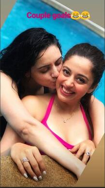 सब टीवी की अभिनेत्री नेहा पेंडसे ने पूल में की मस्ती, नजर आईं बिकिनी में