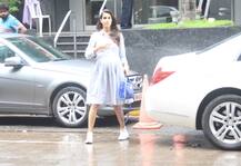 प्रेग्नेंट वाइफ के साथ लंच पर स्पॉट हुआ ये बड़ा डायरेक्टर, सामने आई ऐसी तस्वीरें