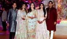 आकाश अंबानी और श्लोका की सगाई में पहुंचे ये सितारे, केंद्रीय मंत्री रविशंकर ने भी की शिरकत