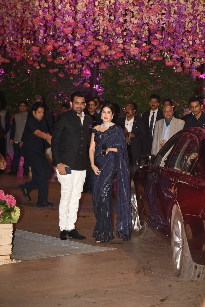 इस ग्रैंड पार्टी के लिए सागरिका का ये रॉयल लुक एक दम सटीक लग रहा था. (तस्वीर: मानव मंगलानी) 