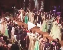 अंबानी की पार्टी में एक साथ स्टेज पर थिरकते दिखे SRK से लेकर कई स्टार, देखें VIDEO