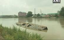 जम्मू-कश्मीर: खतरे के निशान से ऊपर बह रही है झेलम नदी, बाढ़ का अलर्ट जारी