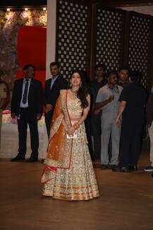 आकाश-श्लोका की सगाई में रहा स्टार डॉटर्स का जलवा, सामने आईं ऐसी खूबसूरत तस्वीरें