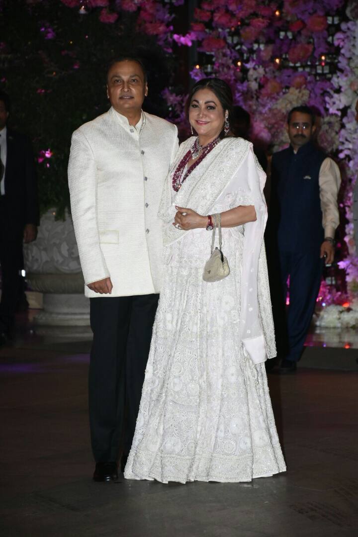 समारोह में रिलायंस इंडस्ट्रीज के चेयरमैन मुकेश अंबानी के छोटे भाई अनिल अंबानी और उनकी पत्नी टीना. (तस्वीर: मानव मंगलानी)
