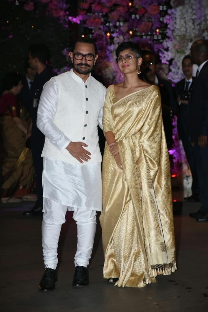 बेहद कम इवेंट्स में नजर आने वाले अभिनेता आमिर खान इस दौरान पत्नी किरण राव के साथ नजर आए. (तस्वीर: मानव मंगलानी)
