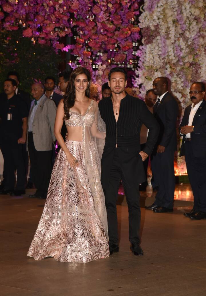 इस समारोह में अभिनेता टाइगर श्रॉफ के साथ दिशा पटानी ने भी शिरकत की.