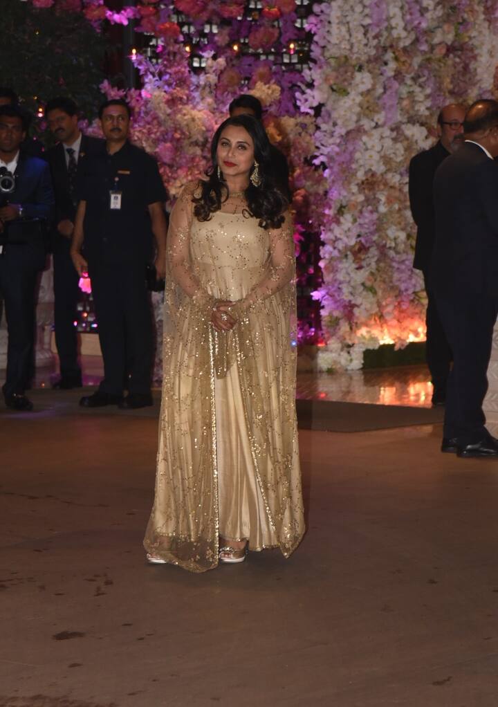 अभिनेत्री रानी मुखर्जी भी ट्रेडिशल लुक बेहद खूबसूरत लग रही थीं. (तस्वीर: मानव मंगलानी)