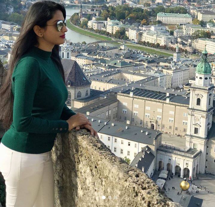  रुचा हसब्निस- मराठी धारावाहिक 'चाचा चौधी' और फेमस सीरियल 'साथी साथ निभाना' में जबर्दस्त एक्टिंग का जलवा बिखेर चुकी रुचा हसब्निस ने शादी के बाद एक्टिंग करना छोड़ दिया. खास बात ये है कि साल 2014 में सगाई के बाद ही रुचा हसब्निस ने एक्टिंग की दुनिया को अलविदा कहने का एलान कर दिया था.  (तस्वीर-इंस्टाग्राम) 