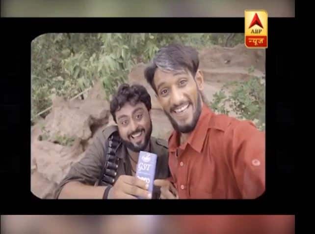 GST का एक सालः जीएसटी को गब्बर सिंह टैक्स कहने वालों को बीजेपी का अनूठे अंदाज में जवाब BJP tweets Video about GST, viral on social Media GST का एक सालः जीएसटी को गब्बर सिंह टैक्स कहने वालों को बीजेपी का अनूठे अंदाज में जवाब