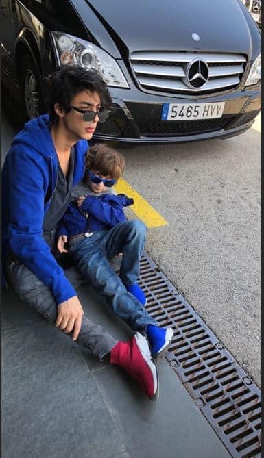 बर्सिलोना में फैमिली संग हॉलीडे मनाने पहुंचे शाहरुख खान, गौरी ने पोस्ट की हैं तस्वीरें