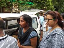 एम्स बनने जा रहे बीएचयू अस्पताल में नर्स को ही नहीं मिला ICU में बेड, स्ट्रेचर पर तोड़ा दम