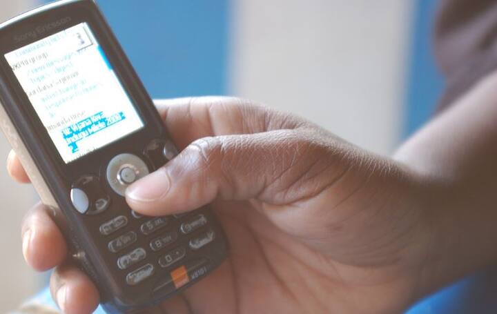 बीएसएनएल चाहता है कि उसे अपने ग्राहकों को सामान्य प्रक्रिया में ई-बिल उनके मोबाइल नंबरों या फिर ईमेल एड्रेस पर भेजने की अनुमति दी जाए. हालांकि, अगर कोई ग्राहक चाहे तो प्रिंटेड बिल का विकल्प भी ले सकता है. (तस्वीर: गूगल फ्री इमेज)