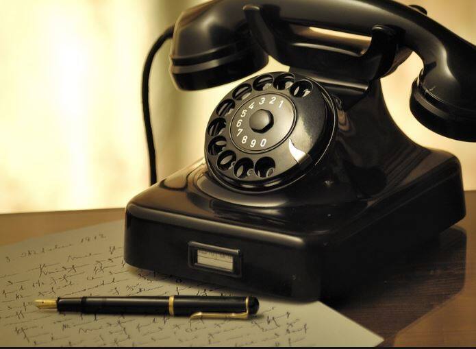 दूरसंचार कंपनी बीएसएनएल अपने ग्राहकों को उनके बिल केवल ईमेल से भेजना चाहता है. कंपनी ने इसके लिए दूरसंचार नियामक ट्राई से अनुमति मांगी है. कंपनी का कहना है कि जब तक उसका कोई भी ग्राहक प्रिंटेड बिल की मांग विशेष रूप से नहीं करेगा तब तक वह अपने सभी ग्राहकों को उनके बिल 'ई - बिल' के रूप में ही भेजना चाहेगी. (तस्वीर: गूगल फ्री इमेज)