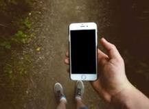 अगर Apple Vs TRAI की लड़ाई जारी रही तो आपका iPhone हो जाएगा बेकार, जानें पूरी वजह