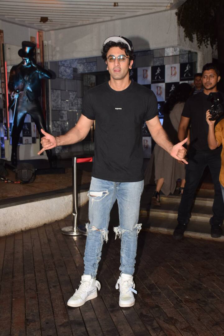 संजू ने रविवार को 46.71 करोड़ की कमाई की और इसके साथ ही इस फिल्म ने बॉलीवुड में किसी एक दिन सबसे ज्यादा कमाई करने का रिकॉर्ड अपने नाम कर लिया.