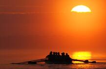 गीत गाकर सोते को जगाया जाता है यहां, जानिए कहां है ये परंपरा