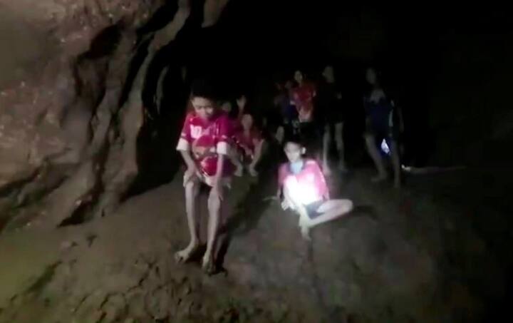टैम लुंग गुफा बाढ़ के समय हमेशा पानी से भर जाती है और बाढ़ का पानी सितंबर और अक्टूबर के महीने तक रहता है. (तस्वीर: एपी)