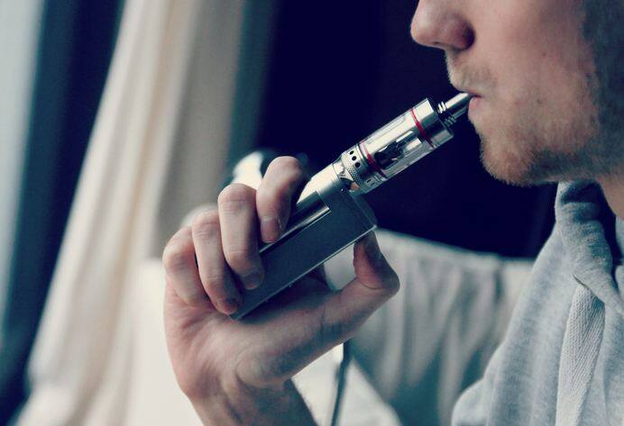 सिगरेट, हुक्का, सिगार या किसी भी तरह का धूम्रपान और नशा ना करें.फोटोः गूगल फ्री इमेज