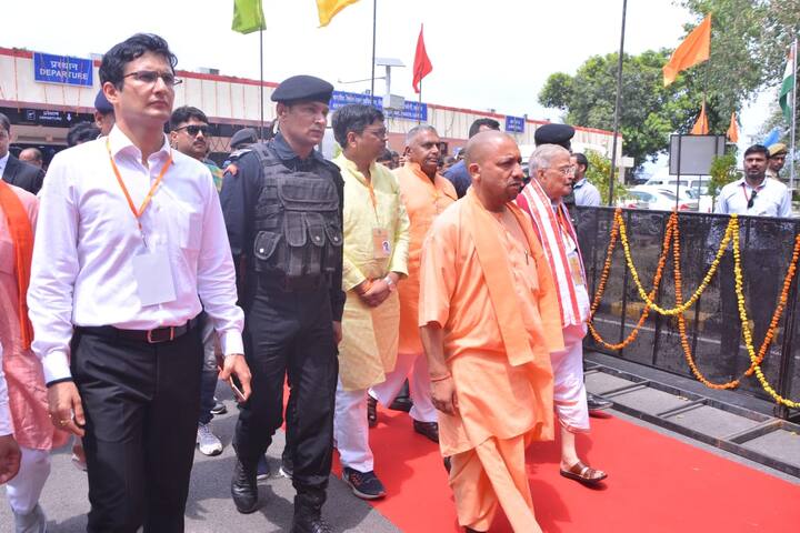 अहिरवा एयरपोर्ट को अब गणेश शंकर विद्यार्थी एयरपोर्ट के नाम से जाना जायेगा. सांसद जोशी ने कहा कि देश के सभी बड़े महानगरों से कानपुर को कनेक्ट करने की योजना पर काम किया जा रहा है.