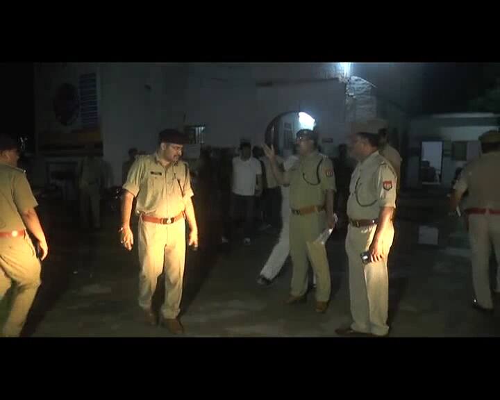 कानपुर के पुलिस थाने में सरेआम दारोग़ा की हत्या, घंटों पड़ी रही लाश