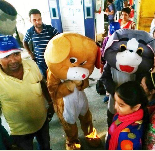 खासतौर से इन कार्टून कैरैक्टर्स के चलते बच्चों पर काफी पॉजिटिव प्रभाव पड़ रहा है. बच्चे खुद तो गन्दगी होने नहीं दे रहे हैं, साथ ही वे अपने साथ चल रहे बड़ों को भी टोक देते हैं.