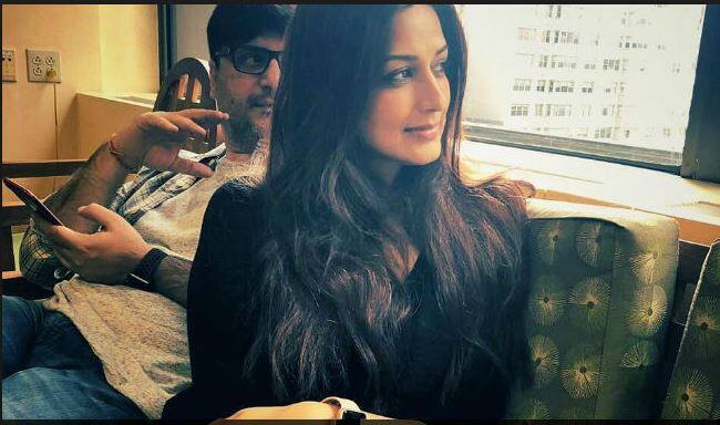 Sonali Bendre diagnosed with cancer: Sonam Kapoor, Karan Johar and others wish the actress a speedy recovery सोनाली बेंद्रे को हाई ग्रेड कैंसर, बॉलीवुड से लेकर फैंस तक, दुआओं के लिए उठे सभी के हाथ