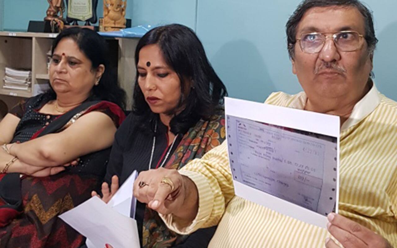 बुजुर्ग दंपत्ति के लिए 'विलेन' बने सलमान खान, जमीन के लिए परेशान करने का आरोप